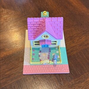 Vintage Bluebird Polly Pocket 1993 - Polly's Cozy Cottage - House + One Doll